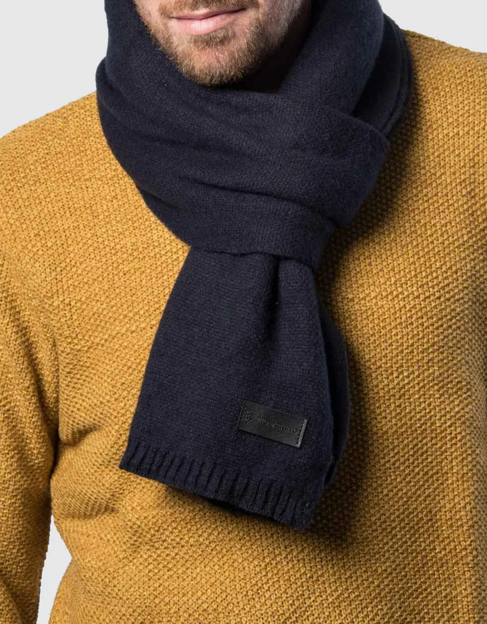 Aristocractic Fashionable Winter Scarf