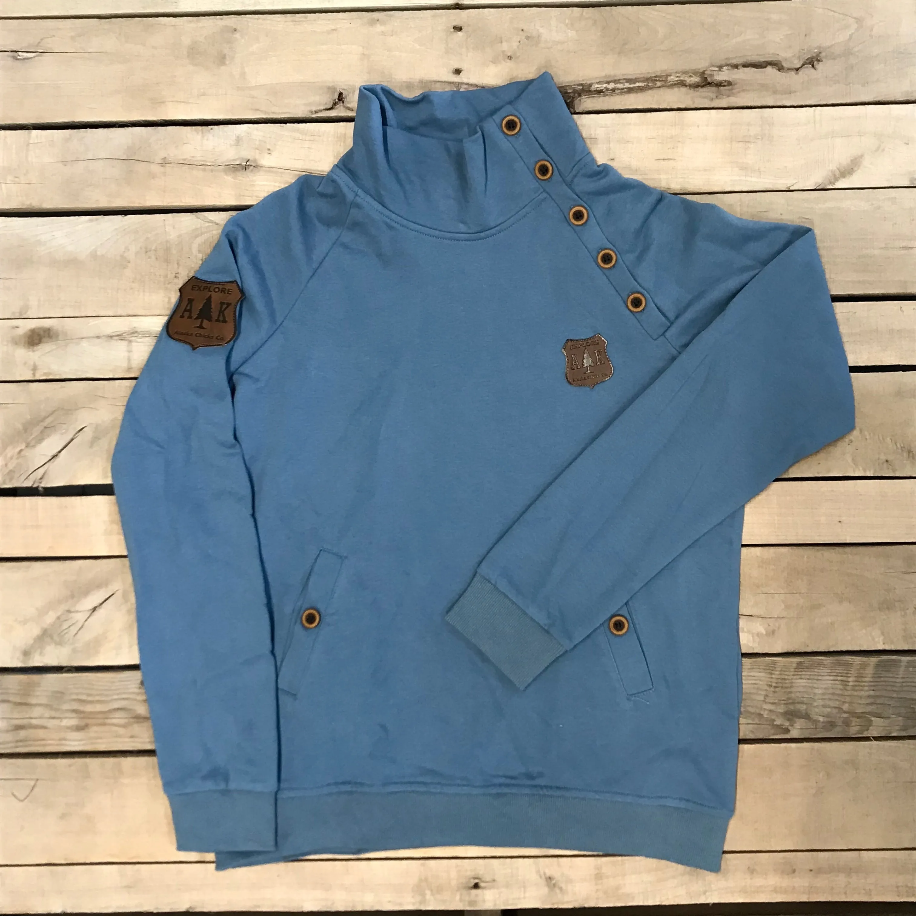 Lightweight Side Button Pullover